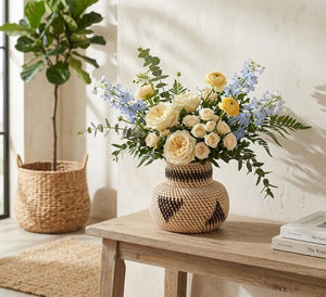 แจกันตกแต่งทำจากหวายธรรมชาติสานด้วยมือสำหรับตกแต่งบ้าน แจกันดอกไม้หวายสไตล์เรียบง่ายสำหรับวางกลางโต๊ะในห้องนั่งเล่นจากเวียดนาม - Product Image 5