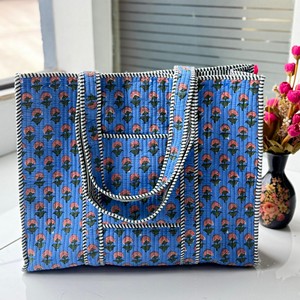 Sac fourre-tout matelassé imprimé à la main, sac de shopping personnalisable, motif floral multicolore, sac à bandoulière en toile de coton - Product Image 3