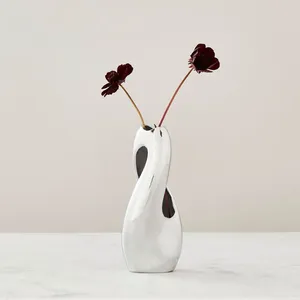 Vase à fleurs de luxe fait main pour la décoration et les projets d'aménagement de l'hôtellerie à l'échelle mondiale – Vase à fleurs en fer forgé de qualité supérieure - Product Image 1
