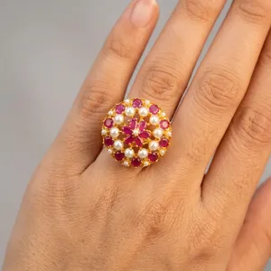 Bague de cocktail en or plaqué avec rubis et perles, bagues de mariage de luxe en perles blanches pour femmes, bijoux de fête d'inspiration vintage, vente en gros - Product Image 3