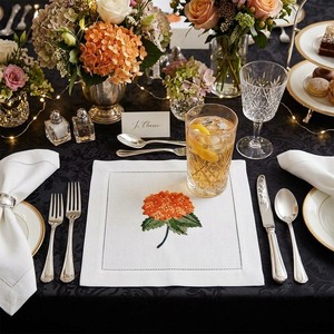 Servilletas de Cóctel de Algodón Bordadas con Hortensias Naranjas, Cuadradas, Reutilizables, con Borde Cosido, Decoración de Mesa para Fiestas y Cenas - Product Image 1