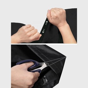 Traje de lluvia negro para hombre con tiras reflectantes, chaqueta con capucha y pantalones, conjunto impermeable para exteriores - Product Image 6