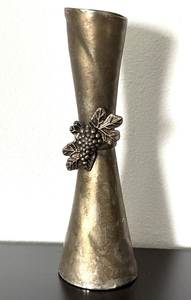 Stylish <b>Decorative</b> <b>Vase</b> Designed With Fine Metal Craftsmanship Perfect For Living Room Dining Table And Office Decoration - Product Image 1