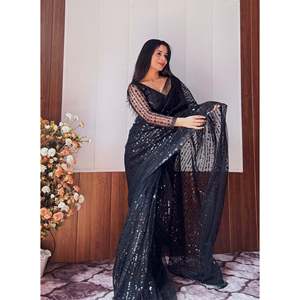 Magnifique sari de mariage prêt-à-porter avec des paillettes et des broderies - Product Image 6