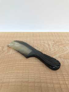 Peigne à cheveux en corne de vache pour femmes, fait main, écologique, design moderne, forme naturelle, décoration d'intérieur et cadeau d'affaires - Product Image 3