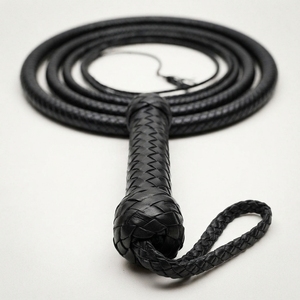 Látigos de Cuero Artesanales de Alta Calidad para Colección y Exhibición, Diseño Trenzado, Hechos a Mano, Tradicionales - Product Image 2