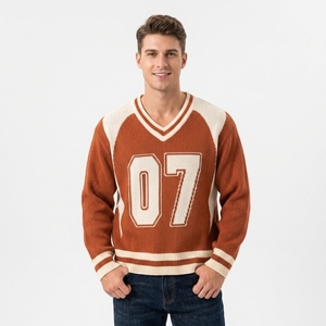 เสื้อสเวตเตอร์ถักลายโลโก้ด้านหน้าสำหรับผู้ชายแบบใหม่ ผ้าฝ้าย 100% กันยับ แห้งเร็ว สวมใส่สบายในฤดูหนาว ทรงหลวม สไตล์ลำลอง บริการ OEM - Product Image 1