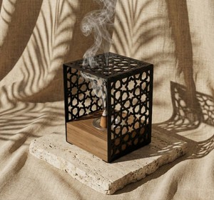 Quemador de Bakhoor Metálico Ecológico de Nuevo Diseño |   Incienso en Cubos con Patrón Islámico para Decoración del Hogar en Primavera |   Quemador de fragancia de oud de lujo - Product Image 2