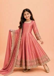 ชุดเดรส Anarkali คุณภาพเยี่ยม พร้อมกางเกงและผ้าคลุมไหล่ สำหรับเด็กผู้หญิง ชุดพื้นเมืองสำหรับงานแต่งงาน จาก Samp Corporation - Product Image 2