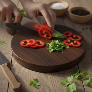 Planche à découper ronde en bois avec poignée, planche de cuisine épaisse, planche de service en bois massif, plateau rustique pour charcuterie et fromages - Product Image 3