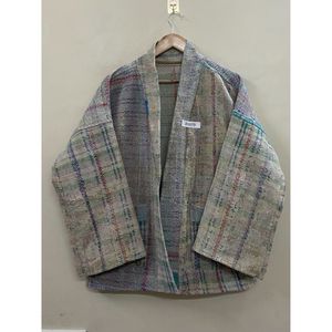 Chaqueta Kimono Kantha de patchwork 100% algodón hecha a mano, manga larga, cuello chal, ecológica, para mujer. - Product Image 5
