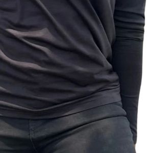 Camiseta de Manga Larga All Black Glitter 1908 para Mujer, Corte Ajustado, Número Chenille, Algodón Premium, Estilo Casual y Elegante - Product Image 5
