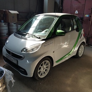 Smart Fortwo Eléctrico Global Supply: Hatchback Compacto con Aspecto Elegante, Interior Confortable y Estacionamiento Fácil - Product Image 2
