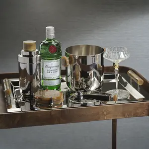 Plateau en métal artisanal élégant pour accessoires de table, plateau décoratif en métal de qualité supérieure pour la décoration de la maison de luxe, sûr, Zaid Export - Product Image 4