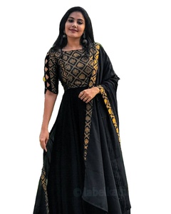 ชุดยาว anarkali ที่ทันสมัยสำหรับผู้หญิงสีเขียวที่น่าตื่นตาตื่นใจผ้าจอร์เจียเทียมงานปักตามลำดับทำจากผ้าไหมเรยอน-มี - Product Image 1