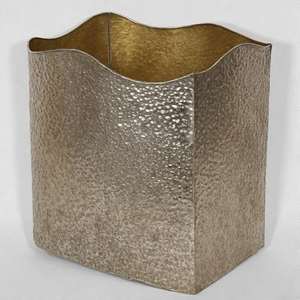 Les poubelles métalliques de haute qualité allient fonctionnalité et un aspect propre et professionnel, fabriquées avec soin par KHOOSI OVERSEAS. - Product Image 5