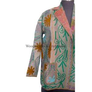 Vente en gros de veste en coton Kantha indienne faite à la main en Inde, avec motifs artisanaux en blocs de bois, design dessiné à la main, respirante, écologique et boutons recouverts - Product Image 3