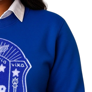 เสื้อสเวตเชิ้ตปักลายตราสัญลักษณ์ Zeta Phi Beta Z Phi B ของชมรมนักศึกษากรีกแบบกำหนดเอง  ขอบสีน้ำเงินเข้ม คอกลม สำหรับใส่ในฤดูหนาว - Product Image 4
