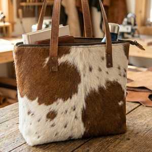 Bolso Tote de Cuero con Pelo, Piel Genuina de Vacuno, Impermeable, con Cremallera, Abierto, para Mujer, Estilo Casual y Elegante - Product Image 3