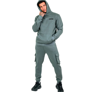 Ensemble de survêtement à capuche pour homme avec pantalon cargo et poches utilitaires, style streetwear décontracté, vente en gros, ensembles de vêtements deux pièces personnalisés OEM - Product Image 1