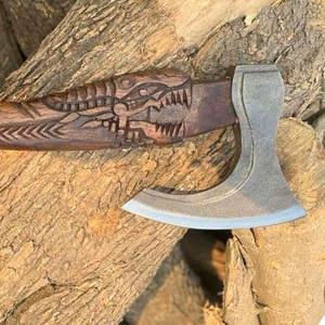 Hacha para cortar madera de inspiración vikinga, hecha a mano con mango de madera, herramienta de bushcraft para camping, regalo rústico y pieza decorativa. - Product Image 6