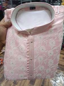 Conjunto de Kurta y Pijama de Jacquard Pesado con Forro de Algodón y Detalle de Lazo Pintex - Product Image 5