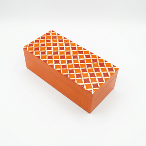 Caja de Almacenamiento de Madera con Patrón Geométrico Naranja y Rojo, Hecha a Mano, Personalizada, OEM, ODM, DECORYUG - Product Image 1