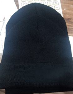 Gorro de punto de invierno personalizado con protector de orejas, gorro liso con puños y letras impresas a la moda de alta calidad, gorro con logotipo personalizado - Product Image 4