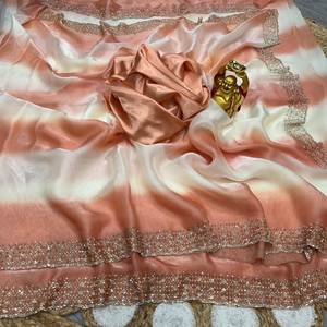 Sari de seda espacial de doble tono vibrante con trabajo tradicional de Zari Mango y blusa de diseñador completamente cosida para un glamour festivo - Product Image 5