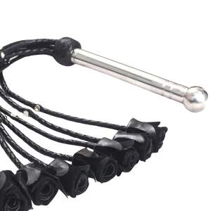 Látigo de Cuero Vacuno Premium con Múltiples Flecos para Juegos Sensoriales e Impacto BDSM - Product Image 4