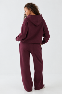 Ensemble survêtement décontracté pour femme : sweat à capuche oversize bordeaux et pantalon de jogging large – Tenue athleisure deux pièces - Product Image 2
