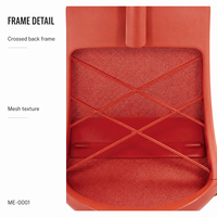 Chaise de bureau moderne et colorée à dossier haut en maille avec appui-tête, siège rembourré, cadre à dossier croisé et base à cinq branches pour espaces de travail.