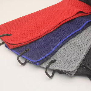 Toalla de golf tipo waffle de calidad premium con doble costura para máxima fiabilidad en el campo, en venta. - Product Image 3