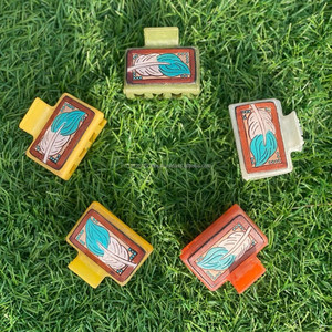 Nouvelle arrivée vente chaude Western élégant à la main usiné en cuir gravé pinces à cheveux en cuir griffe accessoires de cheveux pour les femmes - Product Image 3