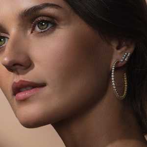 Pendientes de Barra Lineal Minimalistas de Oro Sólido de 14K y 18K de Dos Tonos Personalizados con Diamantes Cultivados en Laboratorio Certificados por IGI de 10 mm, Par, Fabricante - Product Image 2