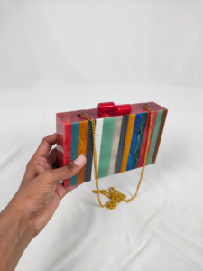 กระเป๋าคลัทช์เรซิ่นลายหินอ่อน Angel พร้อมสายคล้องโซ่ ทำมือ สี/ขนาดสั่งทำได้ กระเป๋าสำหรับงานเลี้ยงกลางคืน งานแต่งงาน สำหรับผู้หญิง ขายส่งจำนวนมาก - Product Image 3