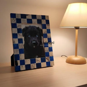 Elegante y Creativo Marco de Fotos Decorativo con Incrustaciones de Resina, Acabado Brillante de Primera Calidad, Hecho a Mano por Tradebyd - Product Image 4