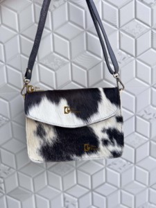 Bolso Bandolera de Cuero Vacuno Elegante para Mujer, Bolso de Mano Multiusos y Bolso de Compras con Nuevo Diseño de Pelo Real en la Piel - Product Image 1