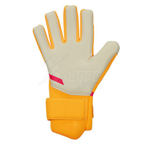 Gants de gardien de but de haute qualité pour l'extérieur, antidérapants, avec design d'équipe personnalisé, paume en latex à adhérence optimale, dos respirant et poignet personnalisable - Product Image 3