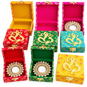 <b>Gold</b> Tealight <b>Holder</b> with Crystal Mirror Design in Green Decorative Box for Home Décor and Festive Use - Product Image 6