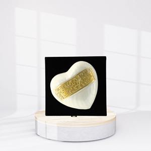 Urna Conmemorativa para Cenizas de Humanos y Mascotas, Pequeño Recuerdo/Urna para Compartir Cenizas Grabada en Níquel y Esmalte Blanco Marfil - Product Image 1