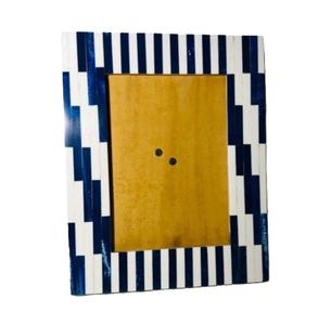 Marco de fotos de diseño único con incrustaciones de resina y acabado brillante en resina, marco de fotos de MDF a un precio muy bajo y asequible. - Product Image 1