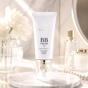 ครีมบีบีเนื้อแป้งอัดแข็ง CreBeau สูตรเกาหลี ผสมแร่ธาตุ ปกปิด ติดทนนาน SPF50+ PA+++ ช่วยบำรุงผิวให้ชุ่มชื้น กระจ่างใส ใช้เป็นเบสเมคอัพ ขนาด 35 มล. เหมาะสำหรับทุกสภาพผิว OBM - Product Image 1
