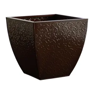 Jardinière en fer artisanale de style côtier, écologique, pour aménagement extérieur et décoration intérieure, vase à fleurs de table Zahid Exports - Product Image 1
