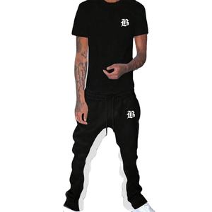 Camiseta con estampado de letras góticas Y2K y conjunto de Joggers con panel de contraste para hombres, ropa de calle personalizada con cordón en la cintura, traje de dos piezas - Product Image 1