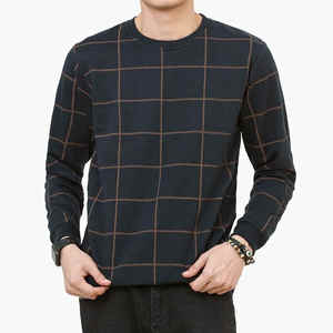 เสื้อสเวตเชิ้ตผู้ชาย คอกลม ลายสก็อต ถักนิตติ้ง ทรงปกติ สวมใส่สบายๆ สำหรับฤดูใบไม้ร่วง แขนยาว สีน้ำเงินเข้ม ลายตารางสีน้ำตาล - Product Image 4