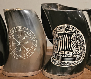 Juego de Tazas de Cuerno Vikingo Pulido Personalizadas y con Diseño de Animales |   Taza Ecológica Hecha a Mano con Opción de Logotipo Personalizado |   Base de Madera - Product Image 1