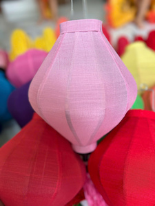 โคมไฟไหมออกแบบพิเศษ กรอบไม้ไผ่เวียดนาม โคมไฟไหมตกแต่ง สำหรับงานแต่งงานและงานอีเว้นท์ - Product Image 3