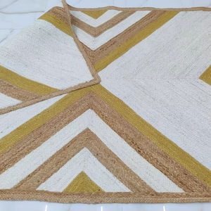 พรมปูพื้นลายโบฮีเมียนสีทองและสีขาวทอมือจากปอกระเจาสำหรับตกแต่งบ้านสไตล์ฟาร์มเฮาส์ - Product Image 1