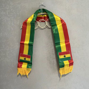 Bufanda de fútbol para aficionados con construcción duradera, textura suave y colores vibrantes, adecuada para partidos y celebraciones. - Product Image 1